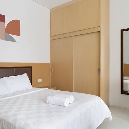 Отель Cove Mk House Senopati Джакарта Экстерьер фото